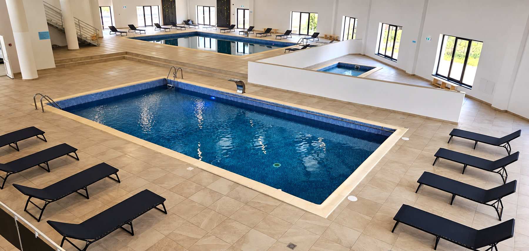 Bazinul acoperit al Centrului Recreativ Săliștea de Sus, unde se țin cursurile Aqua Iza
